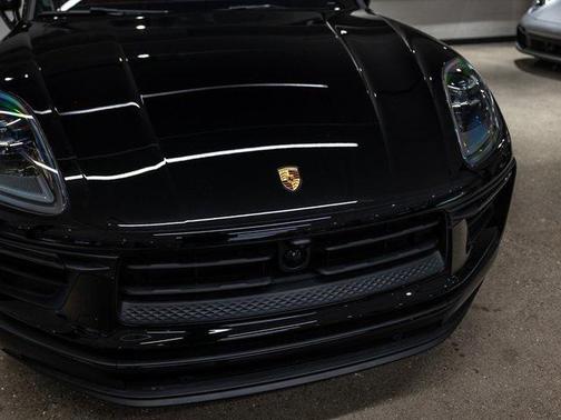 2025 Porsche Macan T