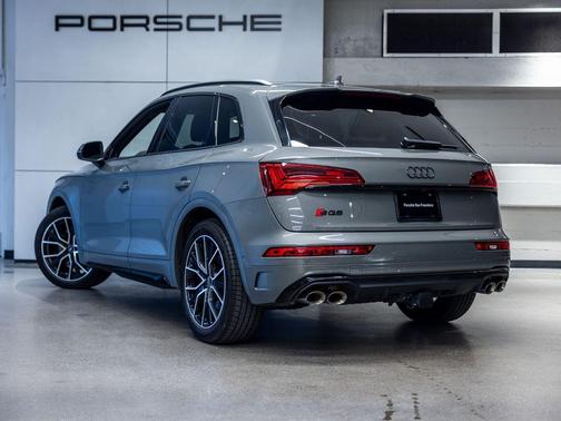 Light Green 2023 Audi SQ5 3.0T Prestige