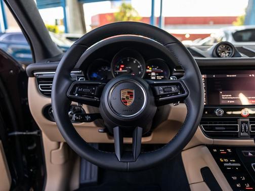 Ruby Metallic 2026 Porsche Macan Macan