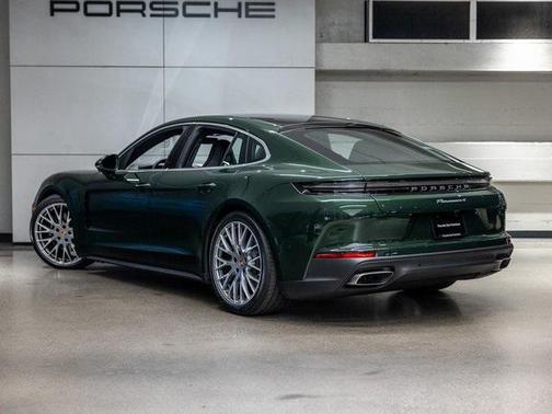 2026 Porsche Panamera 4