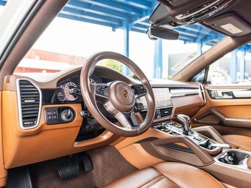 2023 Porsche Cayenne Platinum Edition