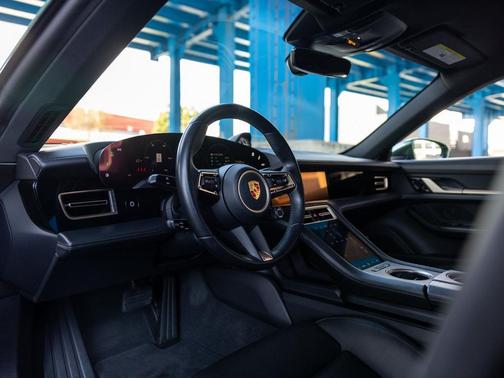 Jet Black Metallic 2021 Porsche Taycan 4