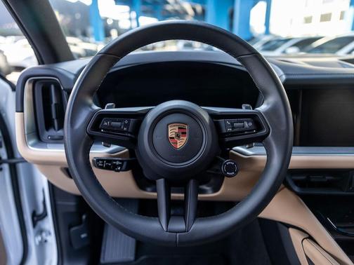 Carrara White 2025 Porsche Cayenne Cayenne