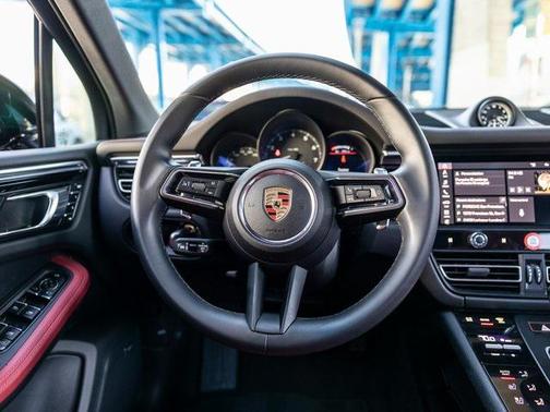 2025 Porsche Macan T