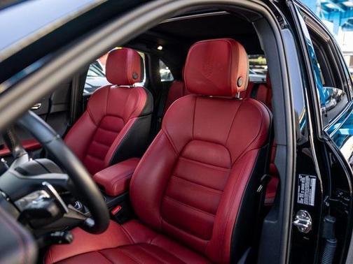 2025 Porsche Macan T