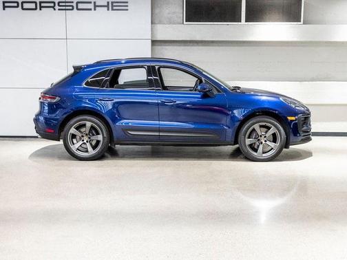 2022 Porsche Macan Base