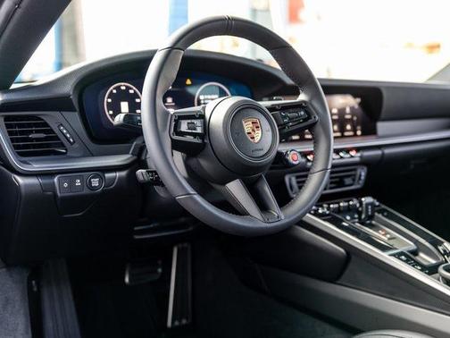 2025 Porsche 911 Carrera