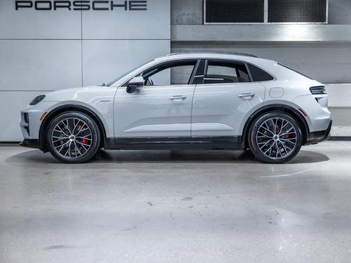 Chalk 2026 Porsche Macan Macan Electric Turbo