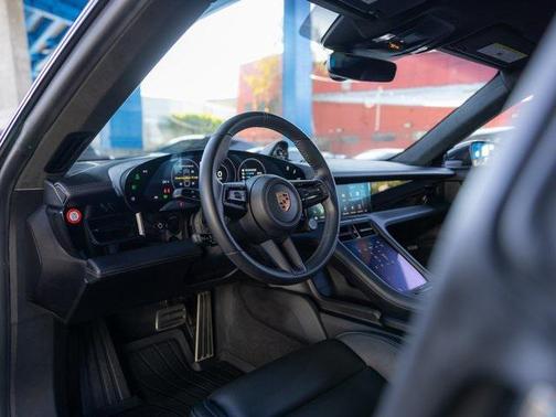 2020 Porsche Taycan Turbo