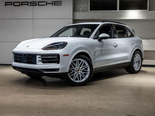 Carrara White 2025 Porsche Cayenne Cayenne