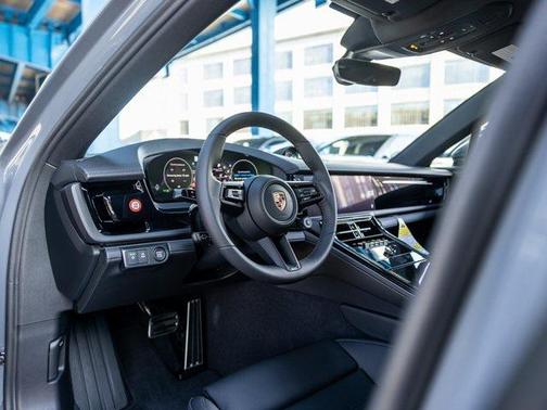 2026 Porsche Panamera 4