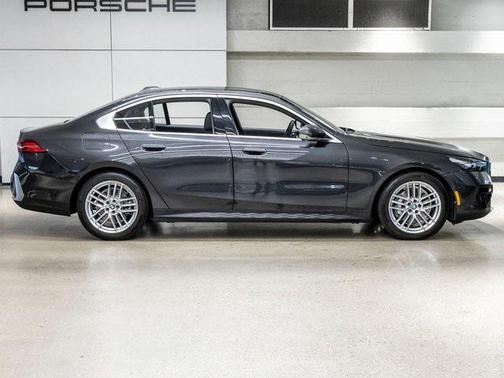 2024 BMW 530 i xDrive