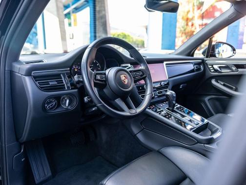2024 Porsche Macan Macan