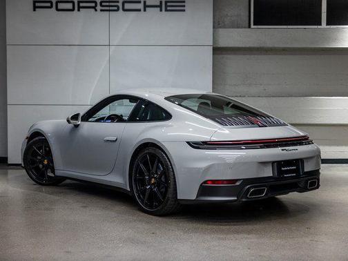 2025 Porsche 911 Carrera