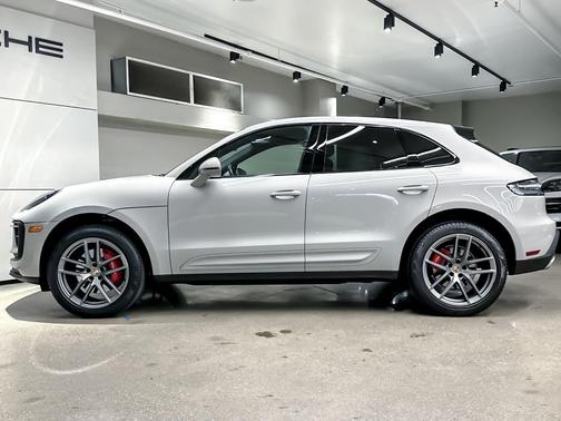2022 Porsche Macan S
