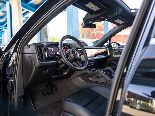 Black 2025 Porsche Cayenne Cayenne