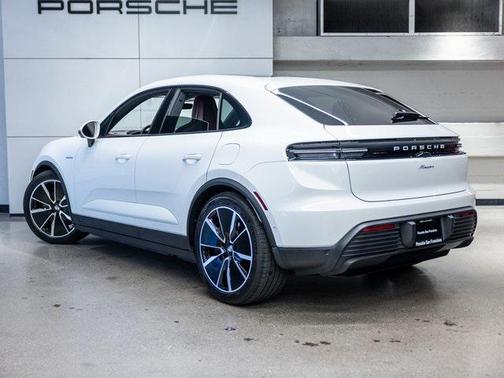 2025 Porsche Macan 