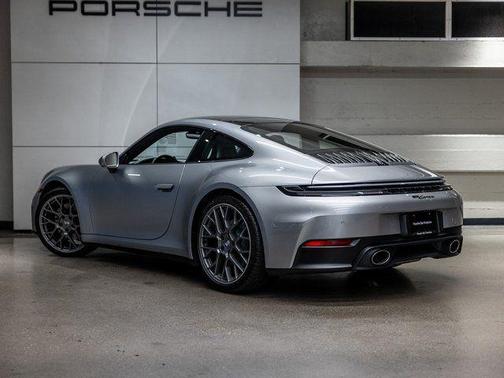 2025 Porsche 911 Carrera