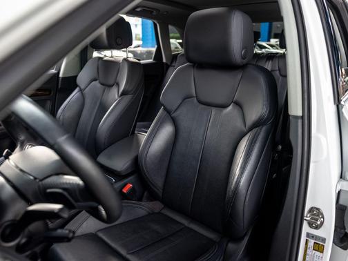 Ibis White 2019 Audi Q5 2.0T Premium Plus