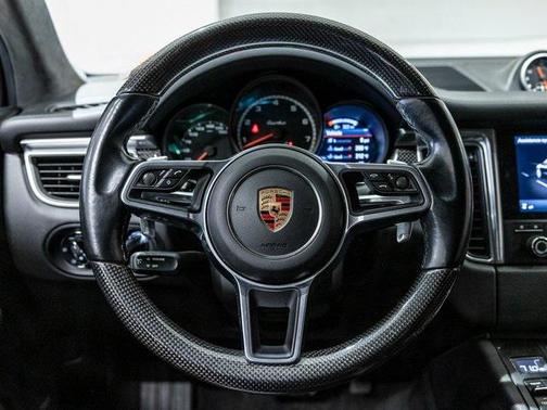 2017 Porsche Macan Turbo