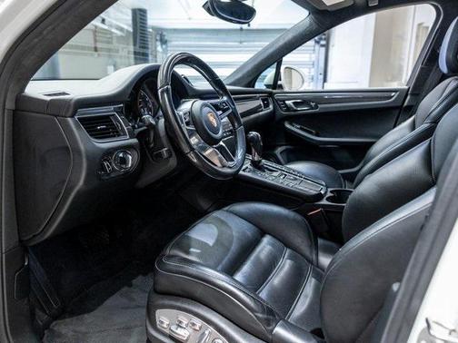 2017 Porsche Macan Turbo