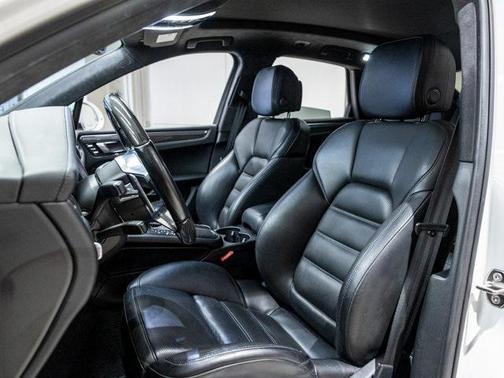 2017 Porsche Macan Turbo
