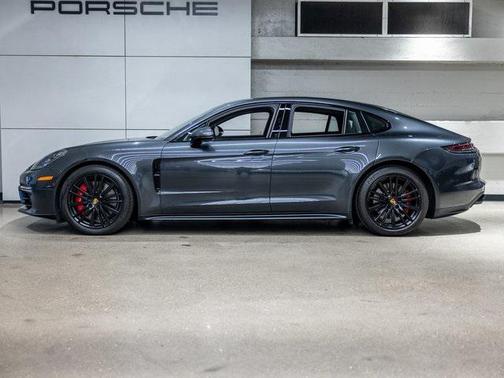 2019 Porsche Panamera GTS