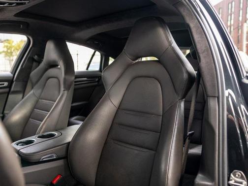 2019 Porsche Panamera GTS