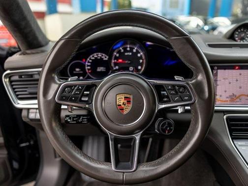 2019 Porsche Panamera GTS