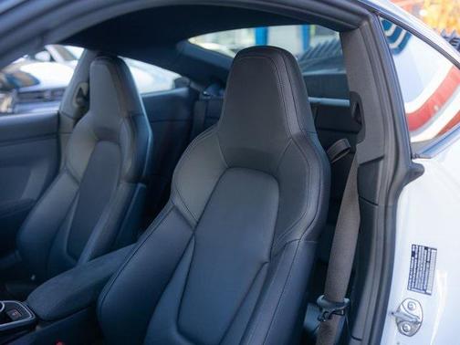 2024 Porsche 911 Carrera GTS