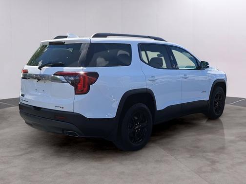 Summit White 2022 GMC Acadia AWD AT4