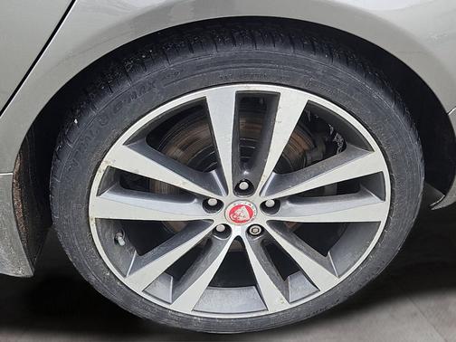 2018 Jaguar XE 25t Prestige