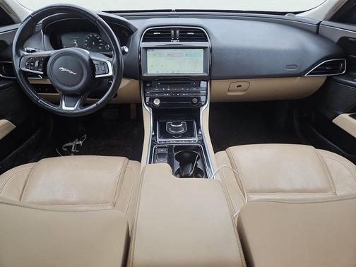 2018 Jaguar XE 25t Prestige