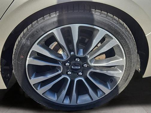2017 Lincoln Continental Reserve