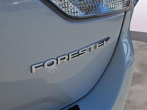 Crystal White Pearl 2023 Subaru Forester Premium