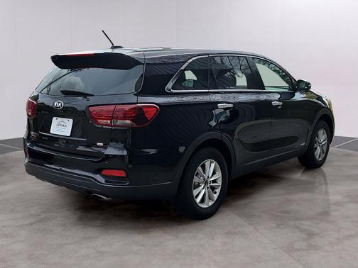 Ebony Black 2019 Kia Sorento LX