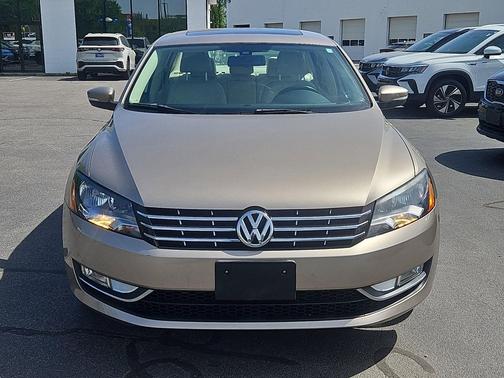 Tan 2015 Volkswagen Passat 2.0L TDI DSG SEL Premium
