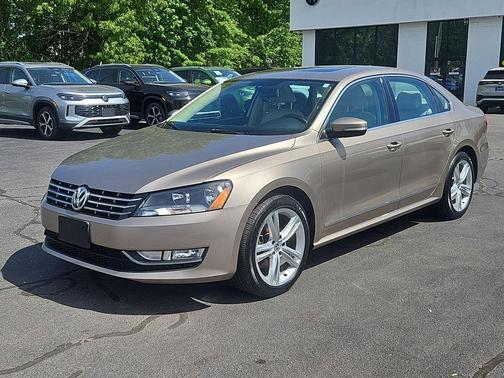 Tan 2015 Volkswagen Passat 2.0L TDI DSG SEL Premium
