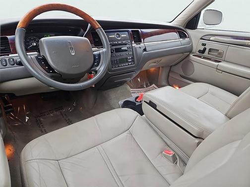 2007 Lincoln Town Car Signature