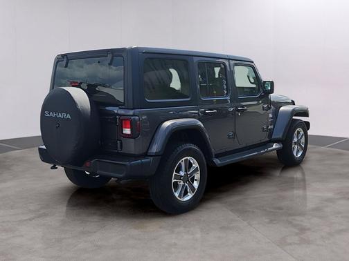 Granite Crystal Metallic Clearcoat 2022 Jeep Wrangler Unlimited Sahara