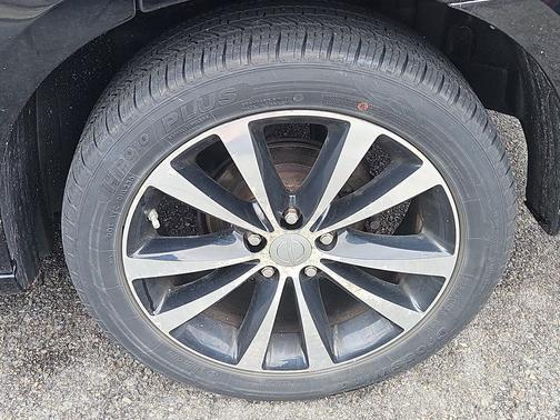 Black Clearcoat 2014 Chrysler 200 Limited