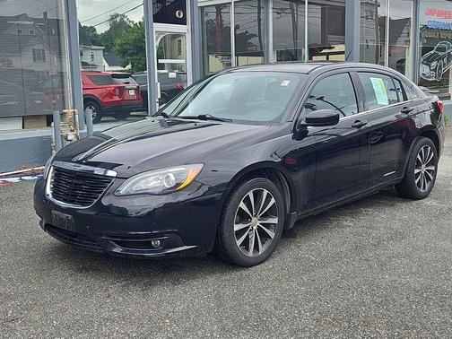 Black Clearcoat 2014 Chrysler 200 Limited