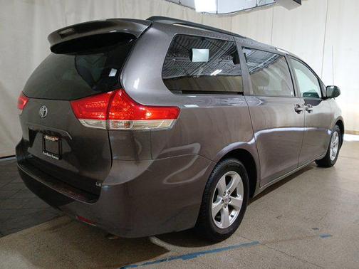 2013 Toyota Sienna LE