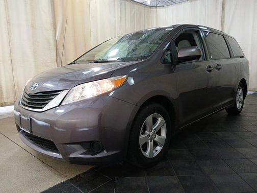 2013 Toyota Sienna LE