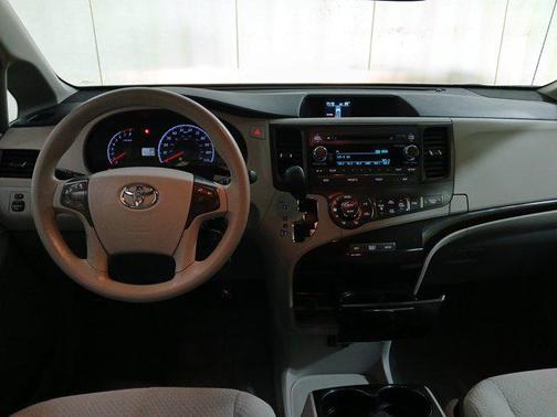 2013 Toyota Sienna LE
