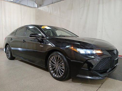 2021 Toyota Avalon Hybrid XSE