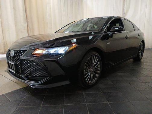 2021 Toyota Avalon Hybrid XSE
