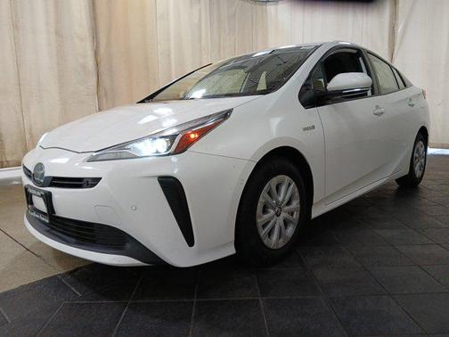 2020 Toyota Prius LE