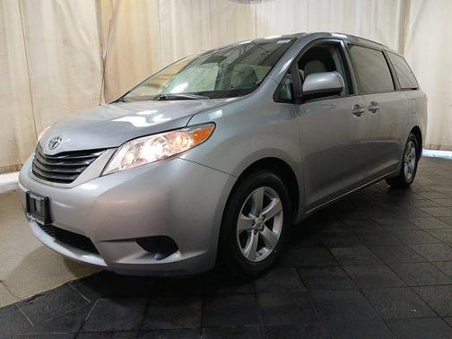 2012 Toyota Sienna LE
