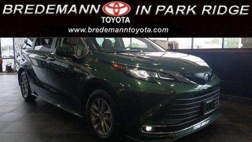 2022 Toyota Sienna XLE 7 Passenger